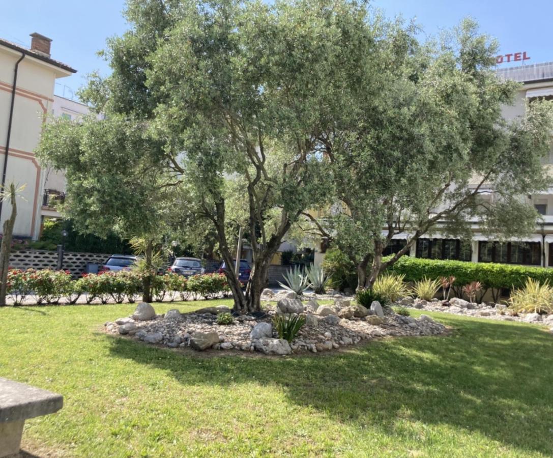 Villa Lisa - La Quiete E Il Profumo Del Mare Grado Dış mekan fotoğraf